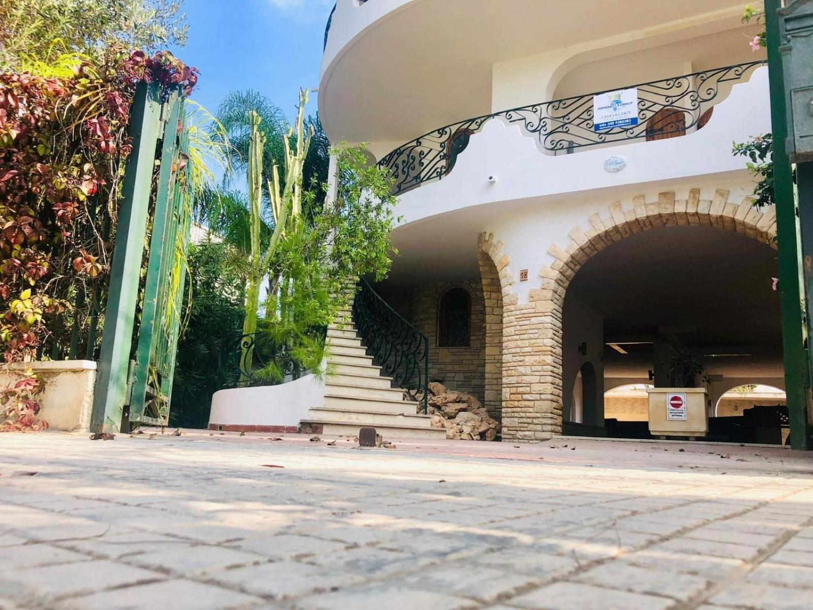 Villa Gaudi Sant Isidoro  Luaran gambar